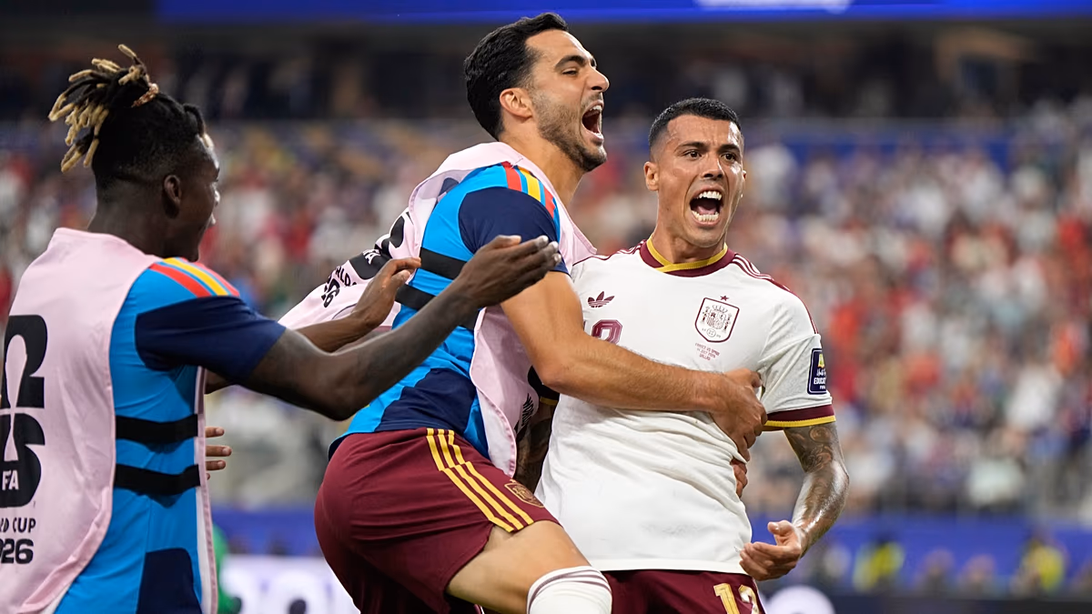İspanya, Fransa'yı 2-0 yenerek Dünya Kupası'nda finale çıktı
