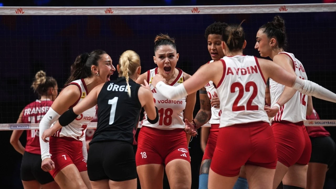 Finale bir adım kaldı! Filenin Sultanları Çin karşısında