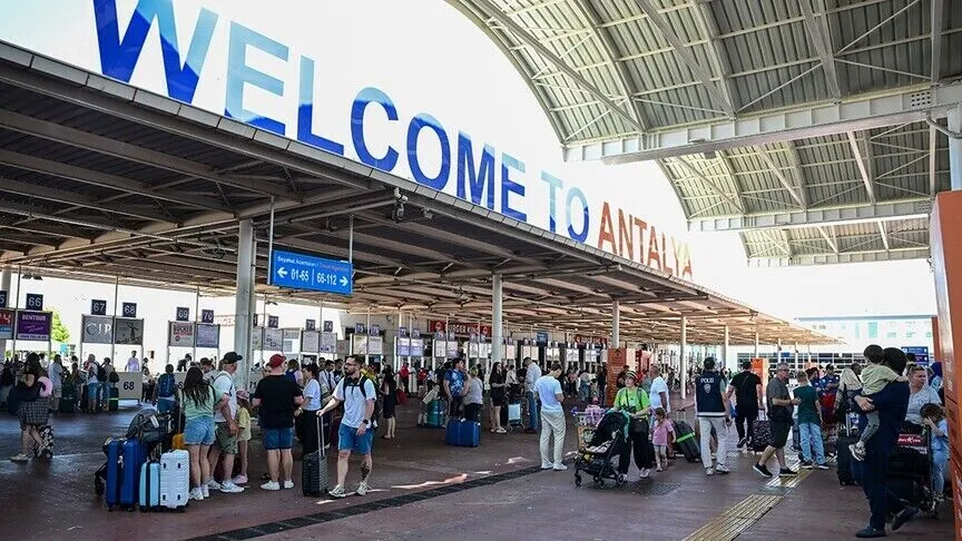 Antalya Havalimanı 5 ayda 9 milyondan fazla yolcuya hizmet verdi