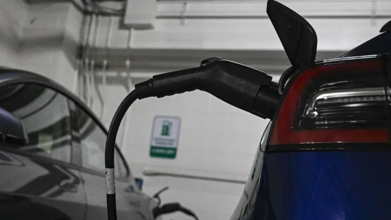 Rusya yakıt kriziyle boğuşuyor: Elektrikli araç talebi hızla artıyor