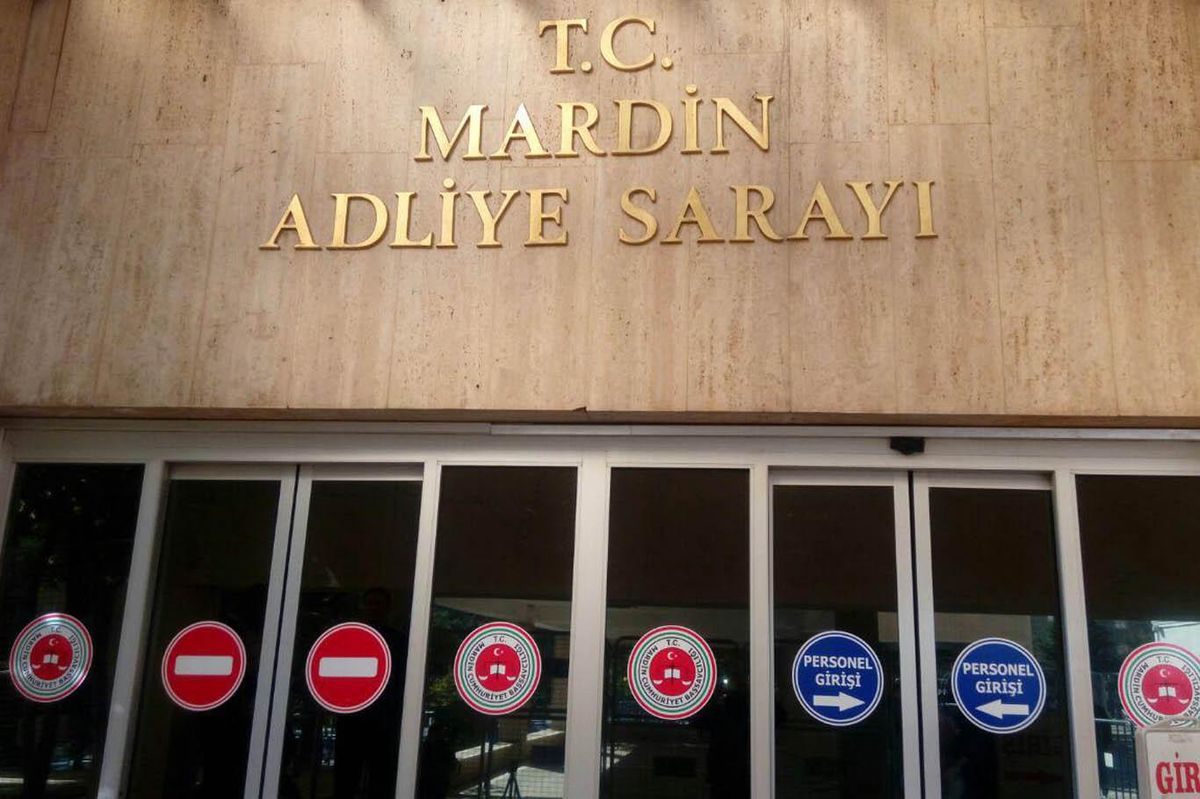 Babasının aracına bombalı tuzak kuran sanık ile 3 arkadaşına verilen cezanın gerekçesi açıklandı