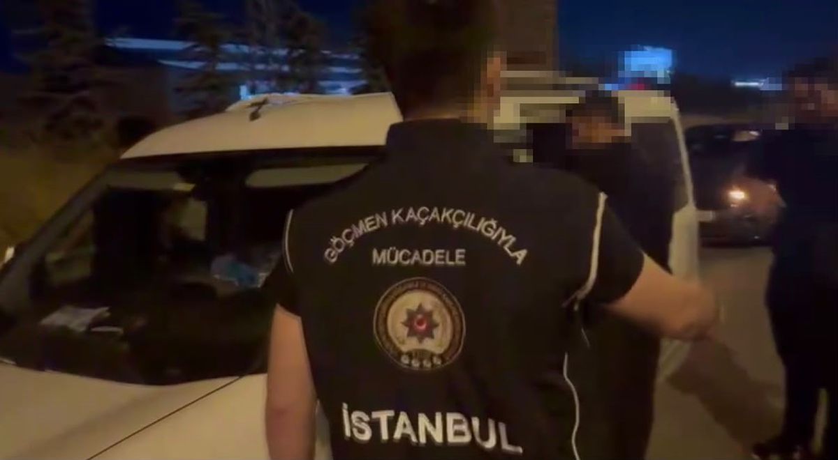 Büyükçekmece'de 10 düzensiz göçmen yakalandı, organizatör tutuklandı