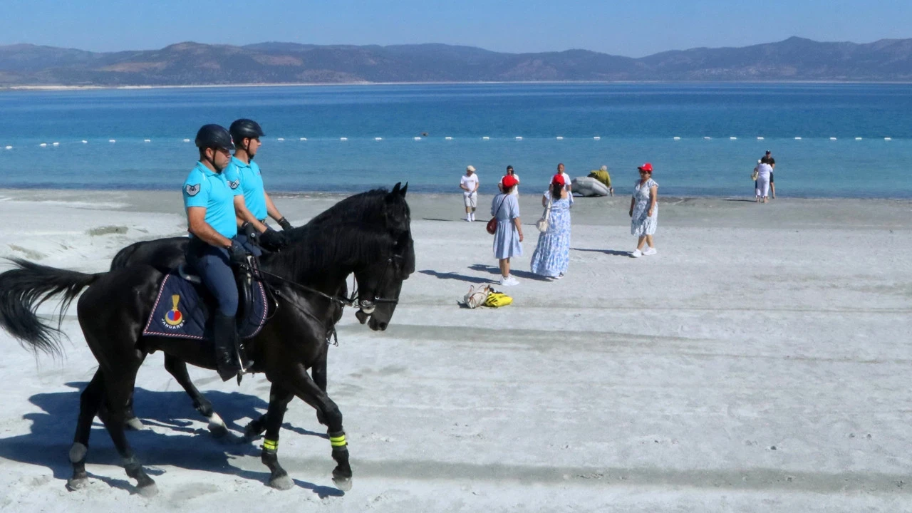 Salda Gölü’nde atlı devriye başladı