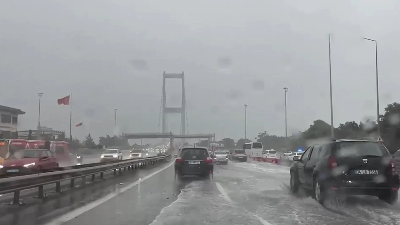 İstanbul’da beklenen yağış başladı