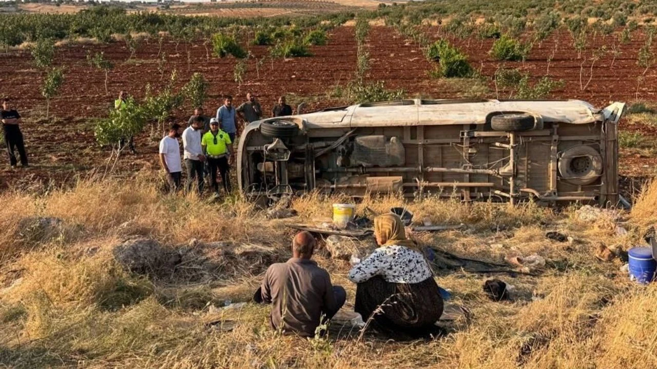 Tarım işçilerini taşıyan minibüs kaza yaptı: 22 işçi yaralandı