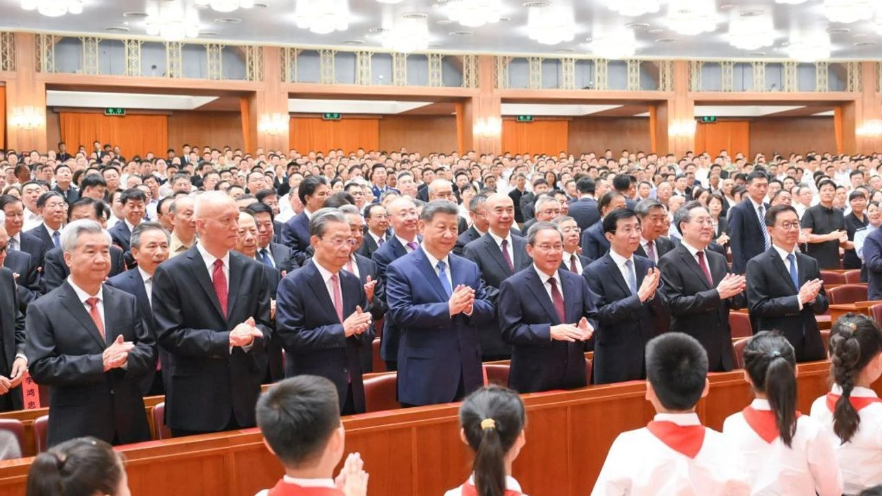 Xi Jinping, ÇKP’nin 105. yıldönümü konserini seyretti