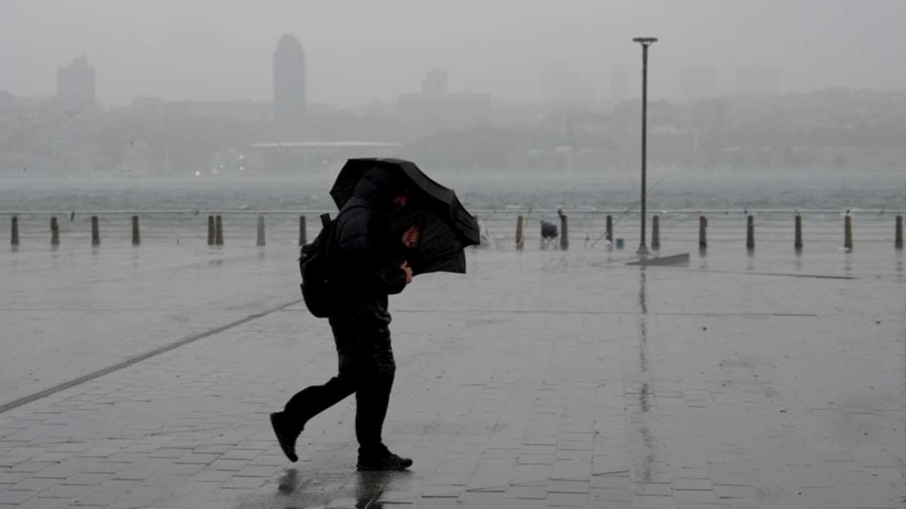 AKOM uyardı: İstanbul'a günlerce sürecek sağanak geliyor