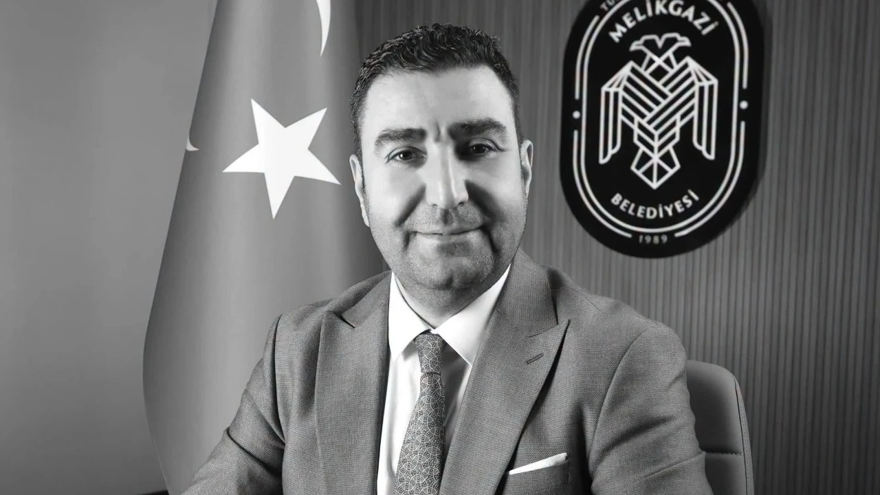 Belediye özel kalem müdürü bisikletten düşüp öldü