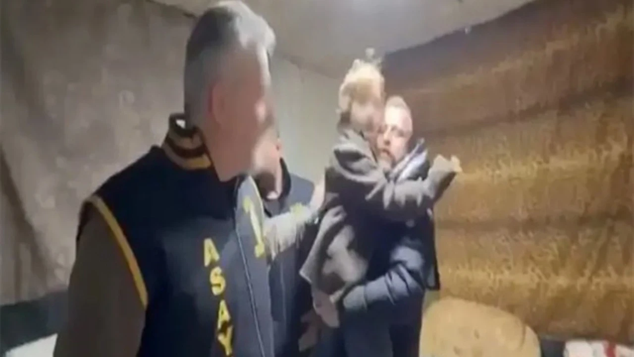 7 yıl harabe evde sakladılar! Torununa kabusu yaşattı: Savunması akıllara durgunluk verdi!