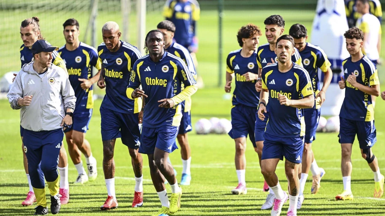 Fenerbahçe’de büyük operasyon! 9 yabancının bileti kesildi! İşte gidecekler