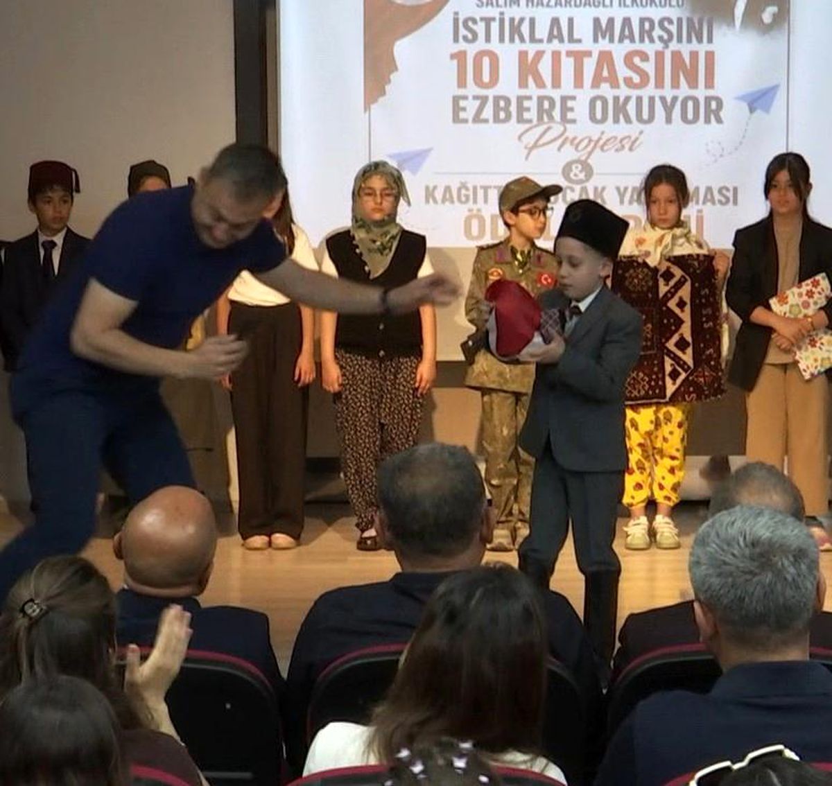 Minik Tuna'nın bayrak mücadelesine babasından duygusal dokunuş