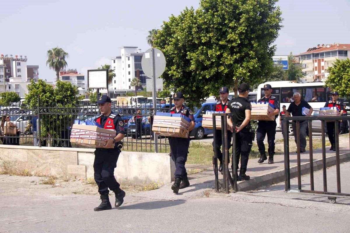 Antalya merkezli 27 ilde yasa dışı bahis soruşturmasında 68 şüpheli adliyeye sevk edildi