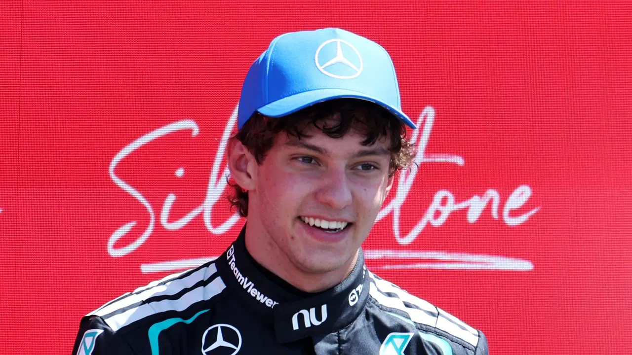 Britanya Grand Prix'sinde sprint yarışını Kimi Antonelli kazandı