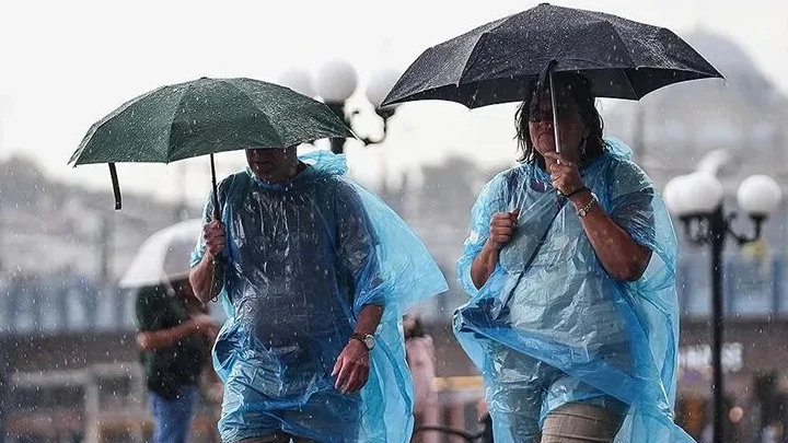 Meteoroloji'den gök gürültülü sağanak uyarısı! İstanbul için tarih verildi