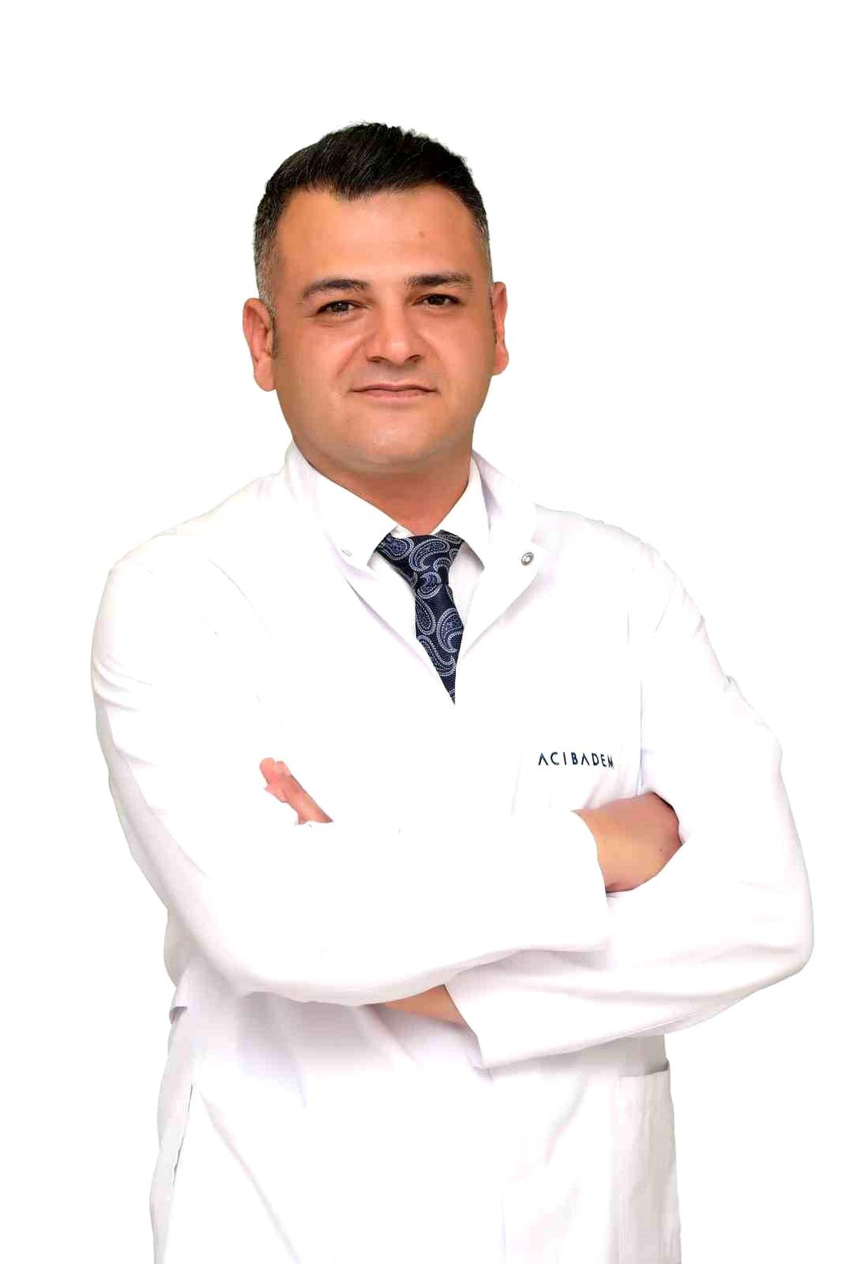 Uzmandan 'badem göz' trendi uyarısı: "Kişinin yüz yapısı, kaş pozisyonu ve orta yüz anatomisi birlikte değerlendirilmeli..