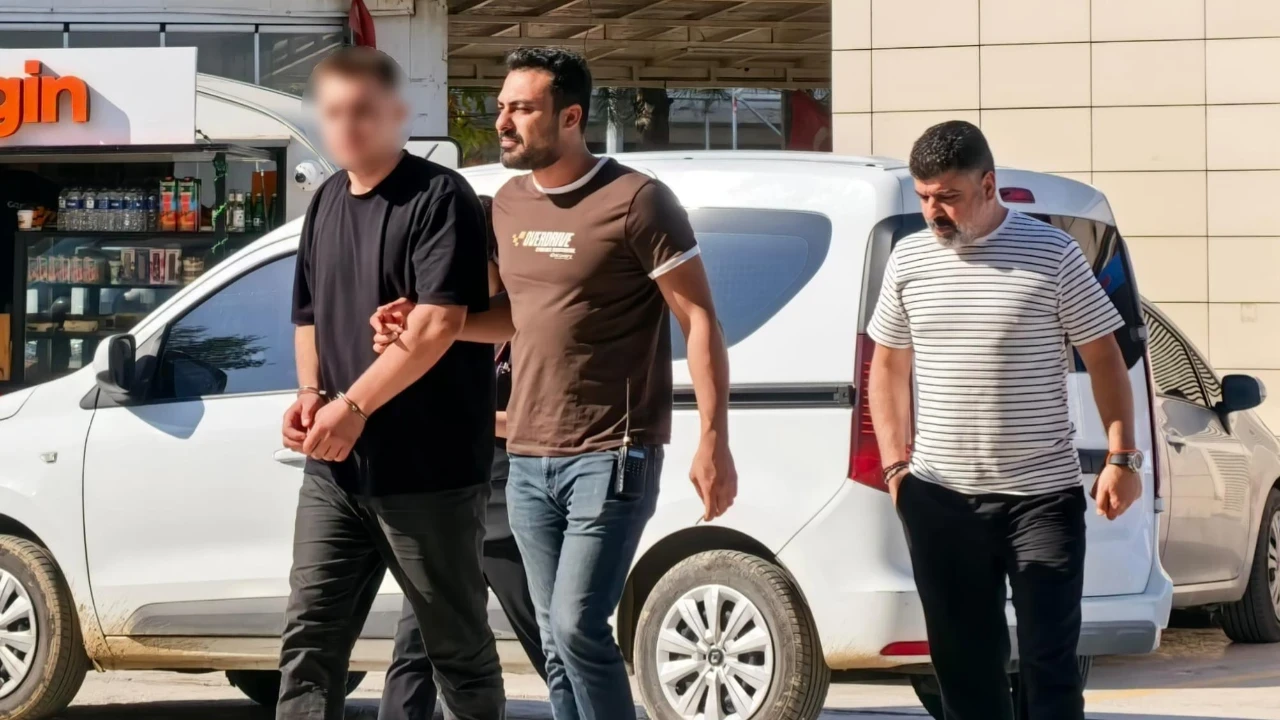 Arkadaşına tehditle borcunu ödetti