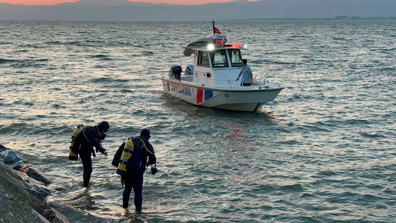 İznik Gölü’nde korkunç olay! Oğlunu kurtarmak isterken hayatını kaybetti