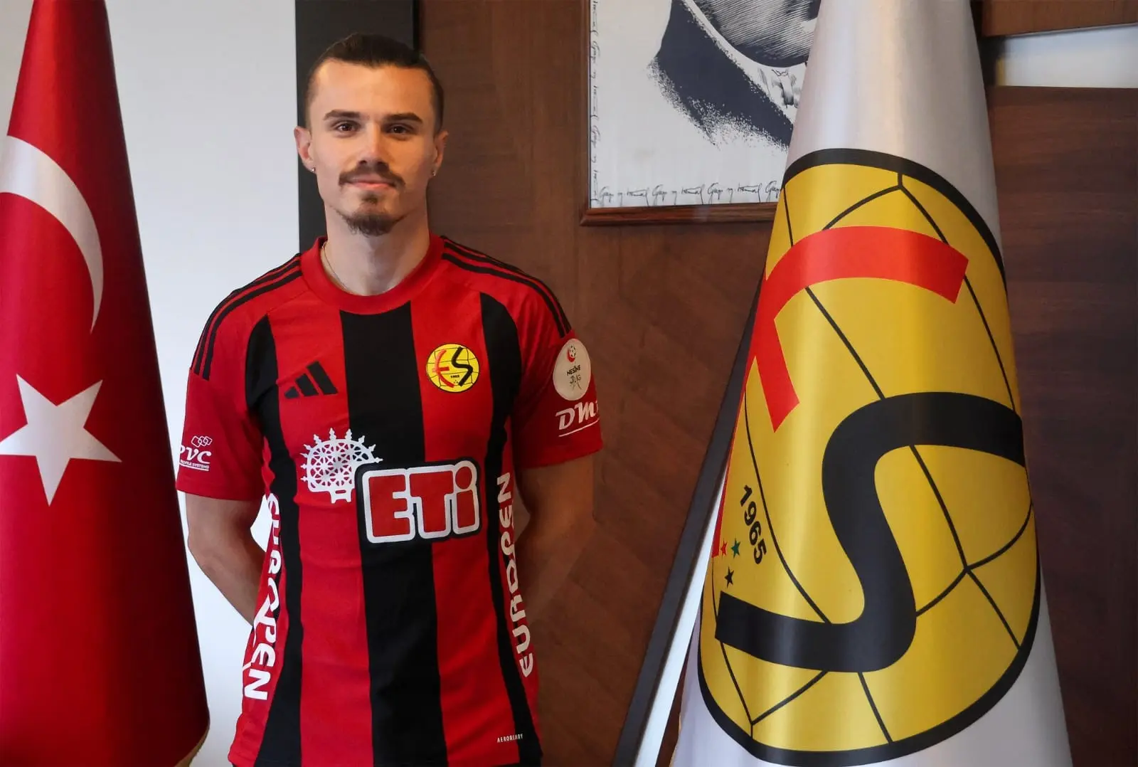 Eskişehirspor'dan sol bek takviyesi