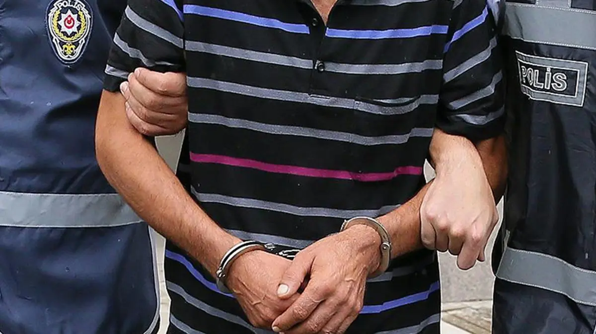 Kırmızı bültenle aranan firari Bursa'da enselendi