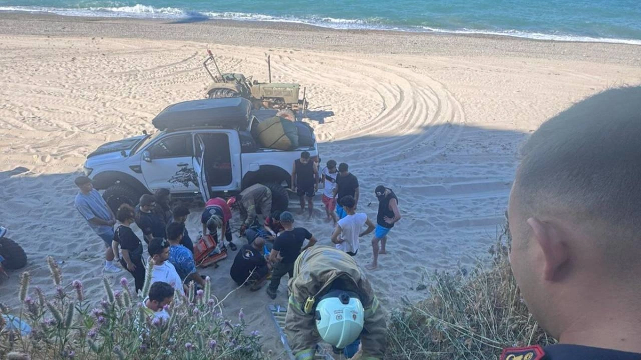 Çatalca'da paraşüt kayalıklara çarptı