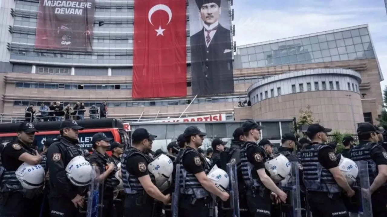 CHP Genel Merkezi'ne ziyaretçi yasağı! Kapıya yazı asıldı…