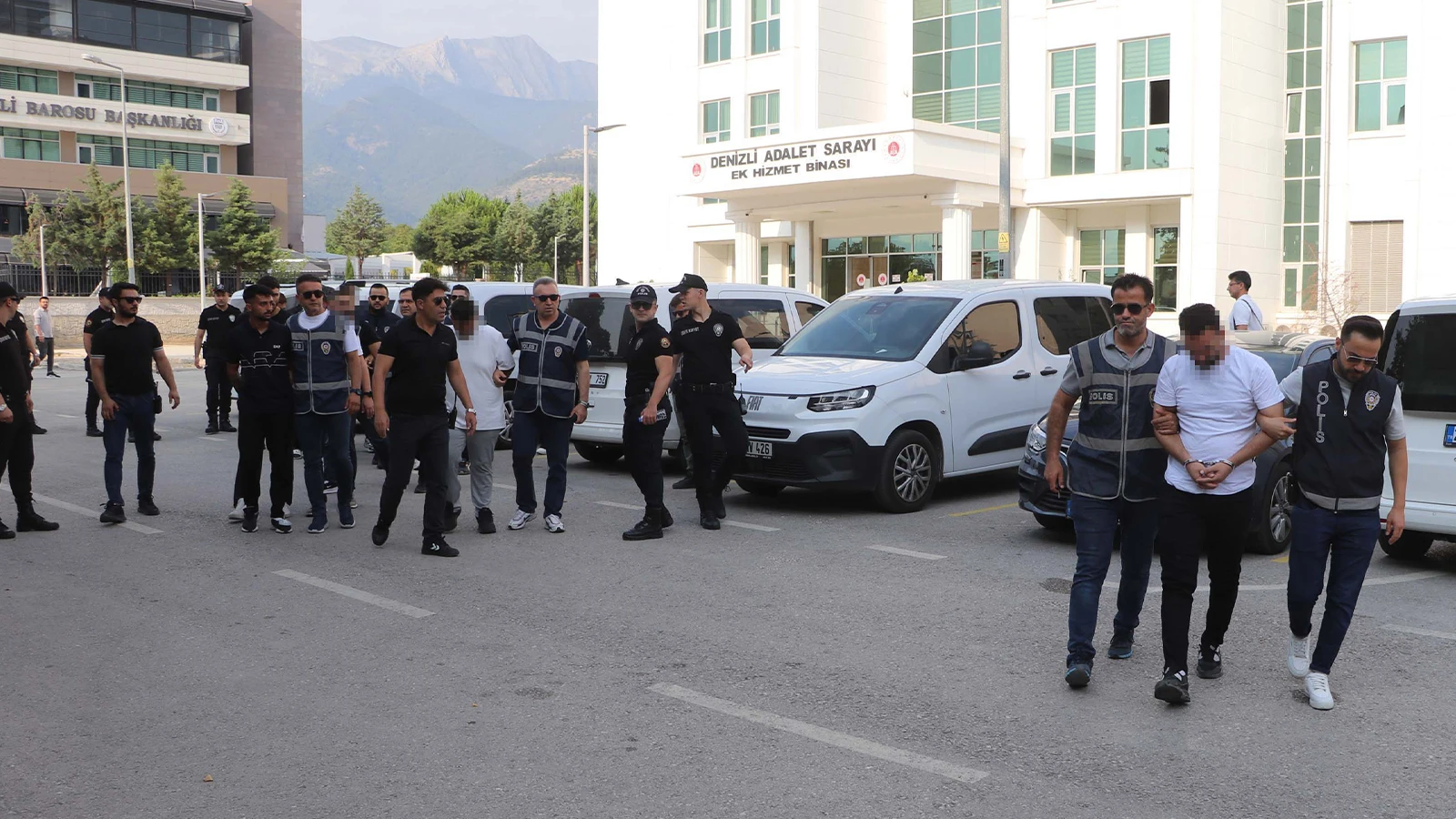 Denizli'de 1 kişinin öldüğü silahlı kavgaya ilişkin 11 tutuklama