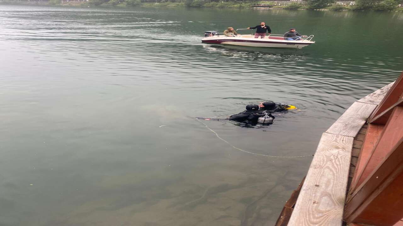 Trabzon'da Uzungöl'de düşen çantasını almak için suya giren yabancı uyruklu kişi boğuldu