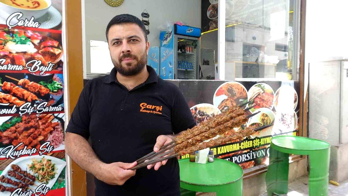 Oruk kebabı sofraların vazgeçilmezi