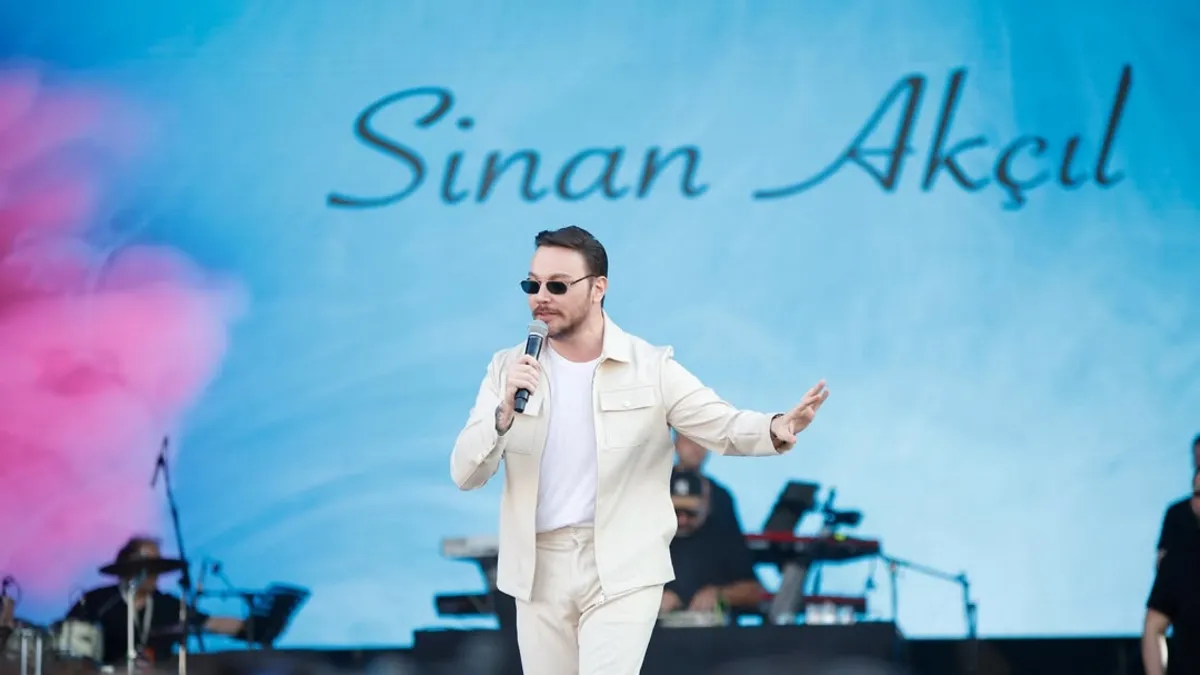 Sinan Akçıl’dan Sıfır Atık Forumu’nda büyük coşku: 'Yine yeniden olağanüstü anlar'