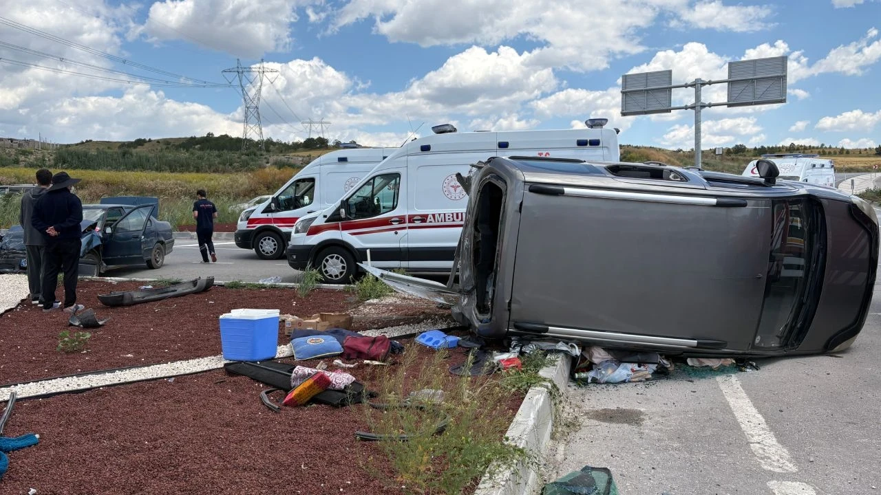 Trafik kazasında ağır yaralanan sürücü hayatını kaybetti