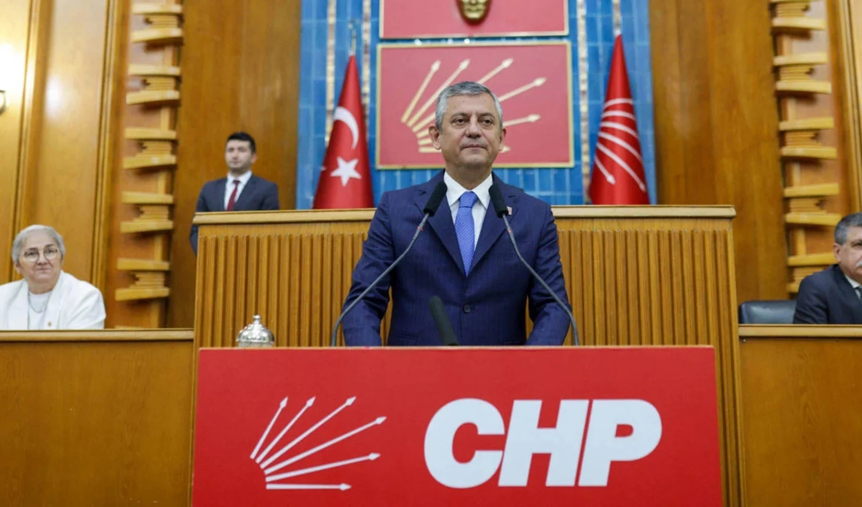 Son Dakika... Özgür Özel'den Deniz Göktaş'a destek! ‘Güçlü liderin karikatürden şakadan ödü kopmaz’