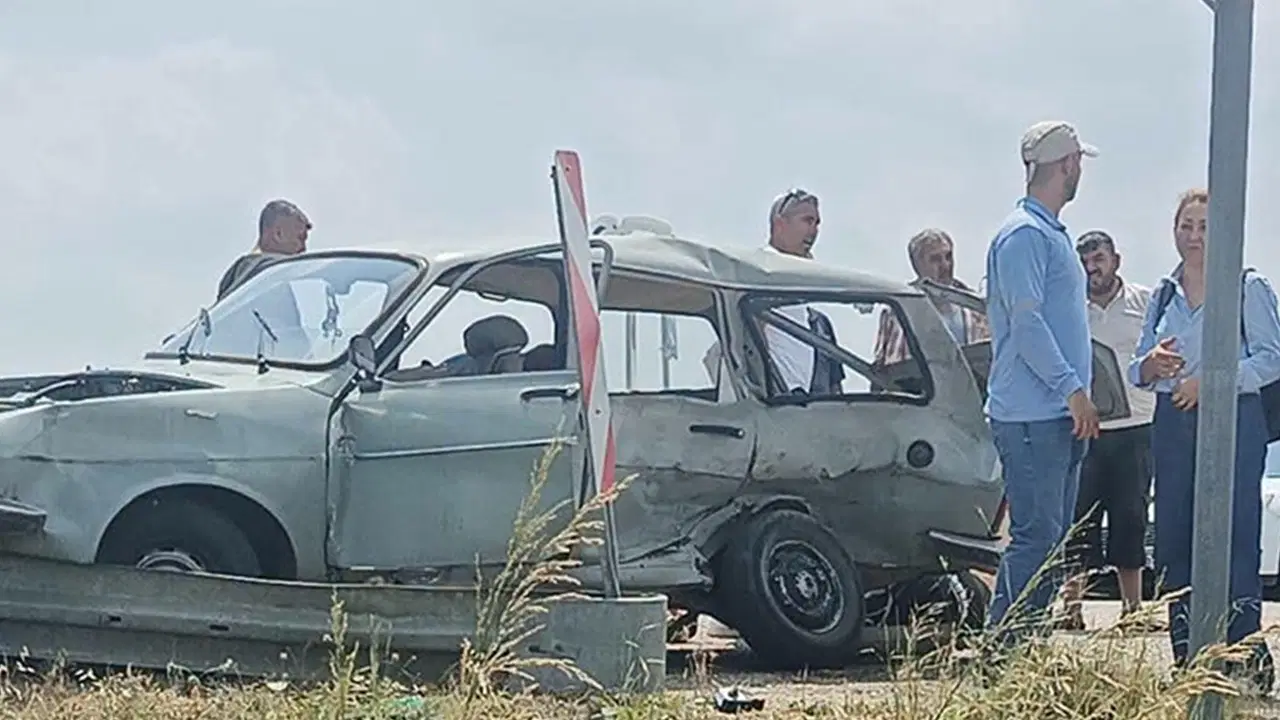Adana'da otomobil ile kamyonet çarpıştı: 1 ölü, 5 yaralı