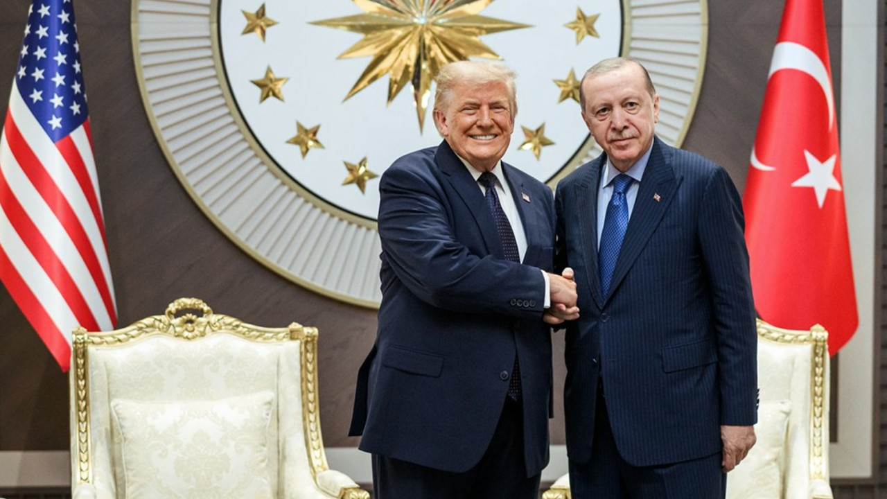 Beyaz Saray, Trump ve Erdoğan'ın tokalaştığı fotoğrafı paylaştı