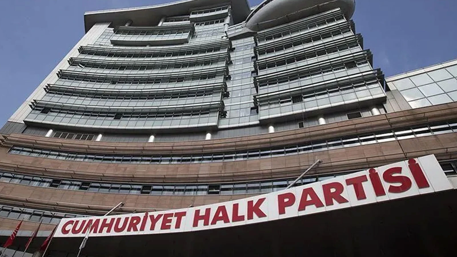 281 eski milletvekili CHP'den istifa etti