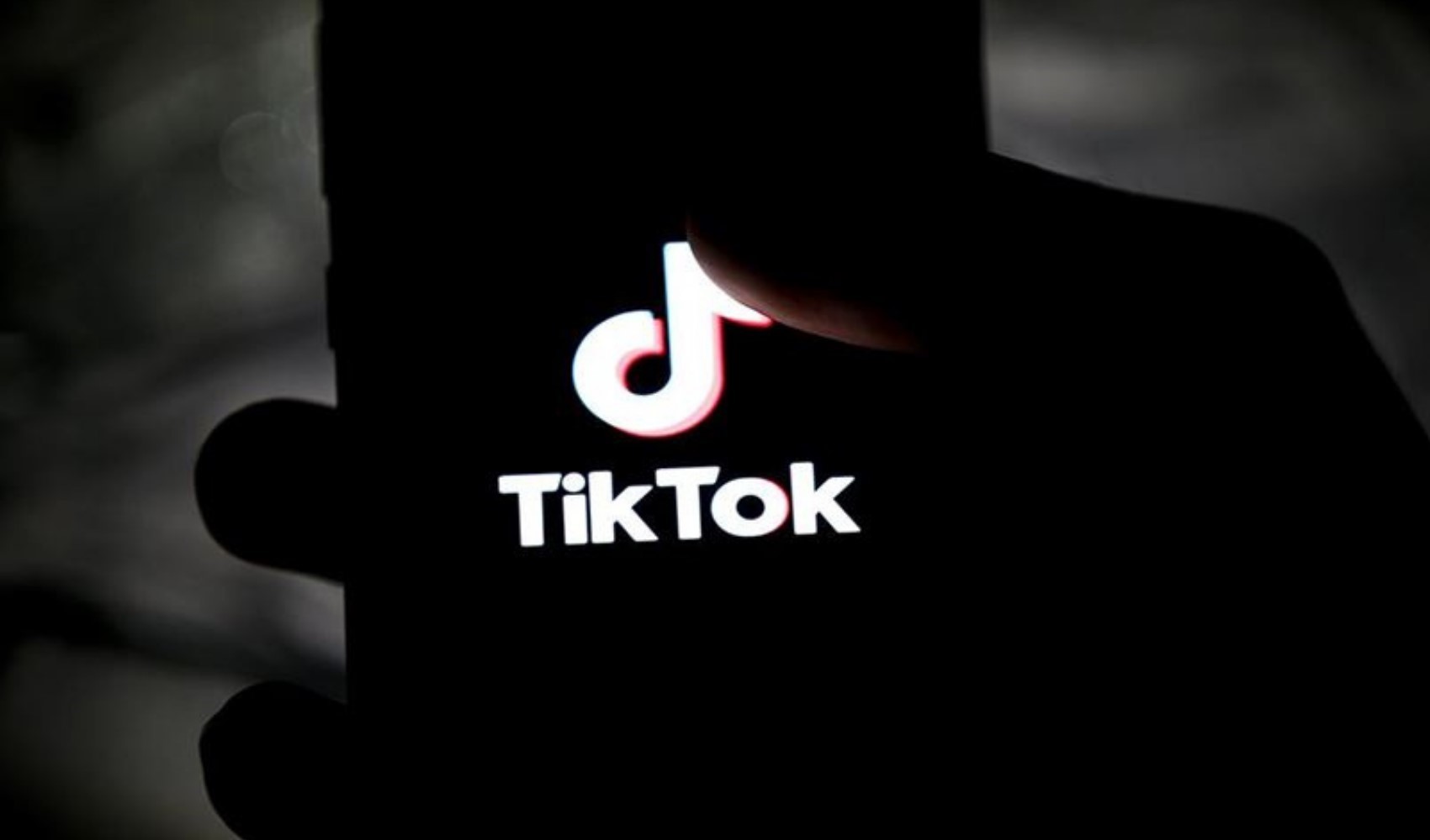 Dolandırıcılık soruşturması... Fenomen çift, sosyal yardım alırken TikTok gelirini gizledi