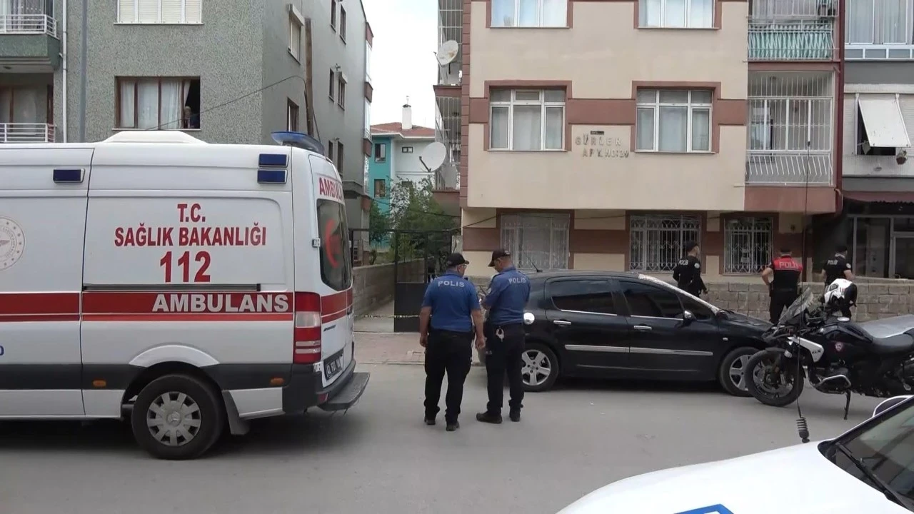 Türkiye bu olayı konuşuyor! Yatalak babanın yanında korkunç infaz! Konya'da cinnet getiren cani dehşet saçtı
