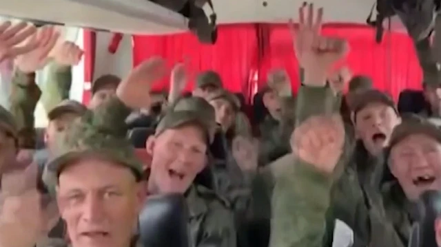 Rusya ve Ukrayna arasında dev takas: 370 askeri personel ülkelerine döndü