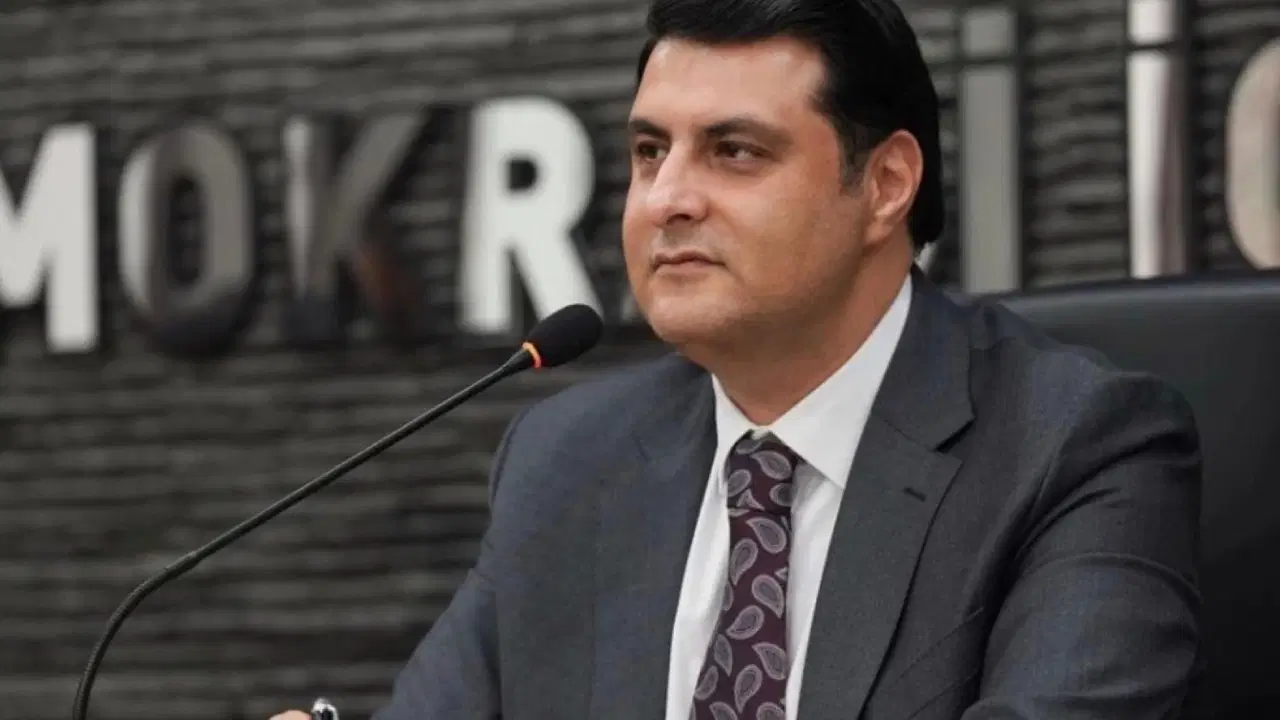 AKP’li isimden yangın bölgesinde şov: Paylaşımına tepki yağdı