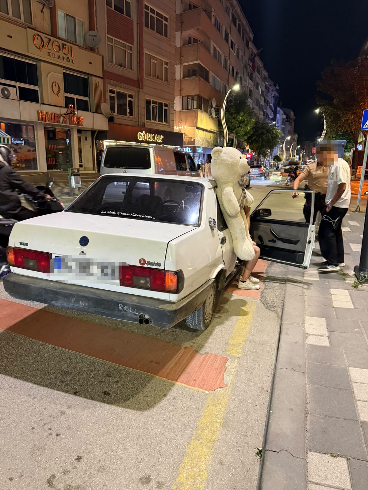 Pelüş ayı ile turlayan ehliyetsiz sürücüye ceza
