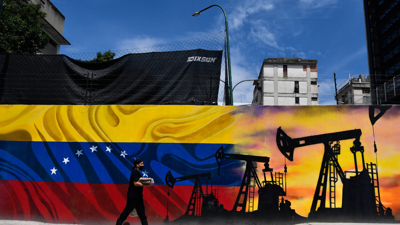 Satışı ABD yönetimi yapmıştı: Venezuela'nın petrol gelirlerinin 13 milyar doları kayıp!