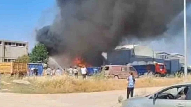 Bursa'da hurdalık alanda yangın