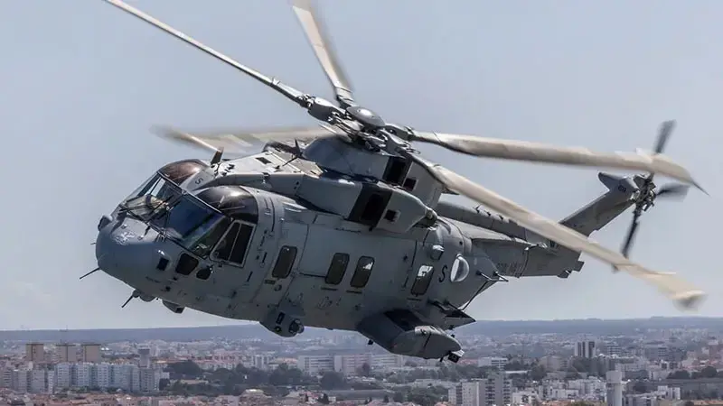 İngiltere'de askeri helikopter düştü: 3 ölü