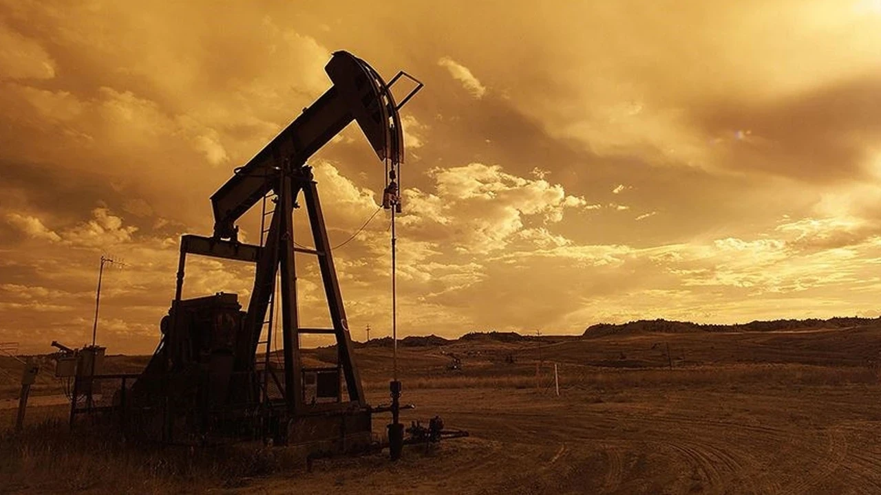 ABD petrol stoklarında sert düşüş: Beklentilerin iki katından fazla azaldı