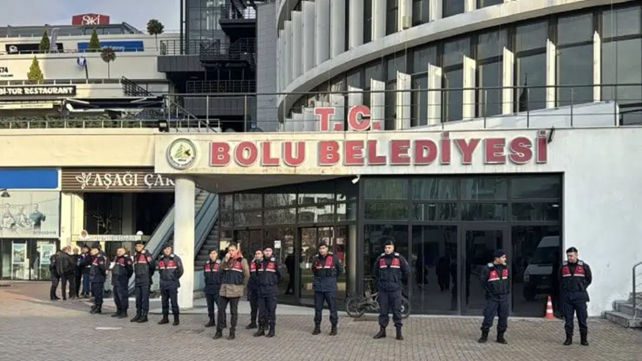 Bolu Belediyesi’ne yeni operasyon: Özel Kalem Müdürü dahil birçok kişi gözaltında