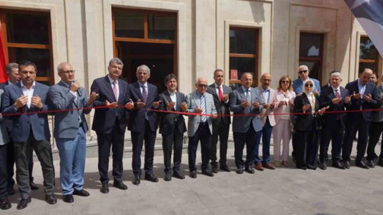 Karaman’da Ahmet Keleşoğlu Arkeoloji ve Etnografya Müzesi törenle açıldı