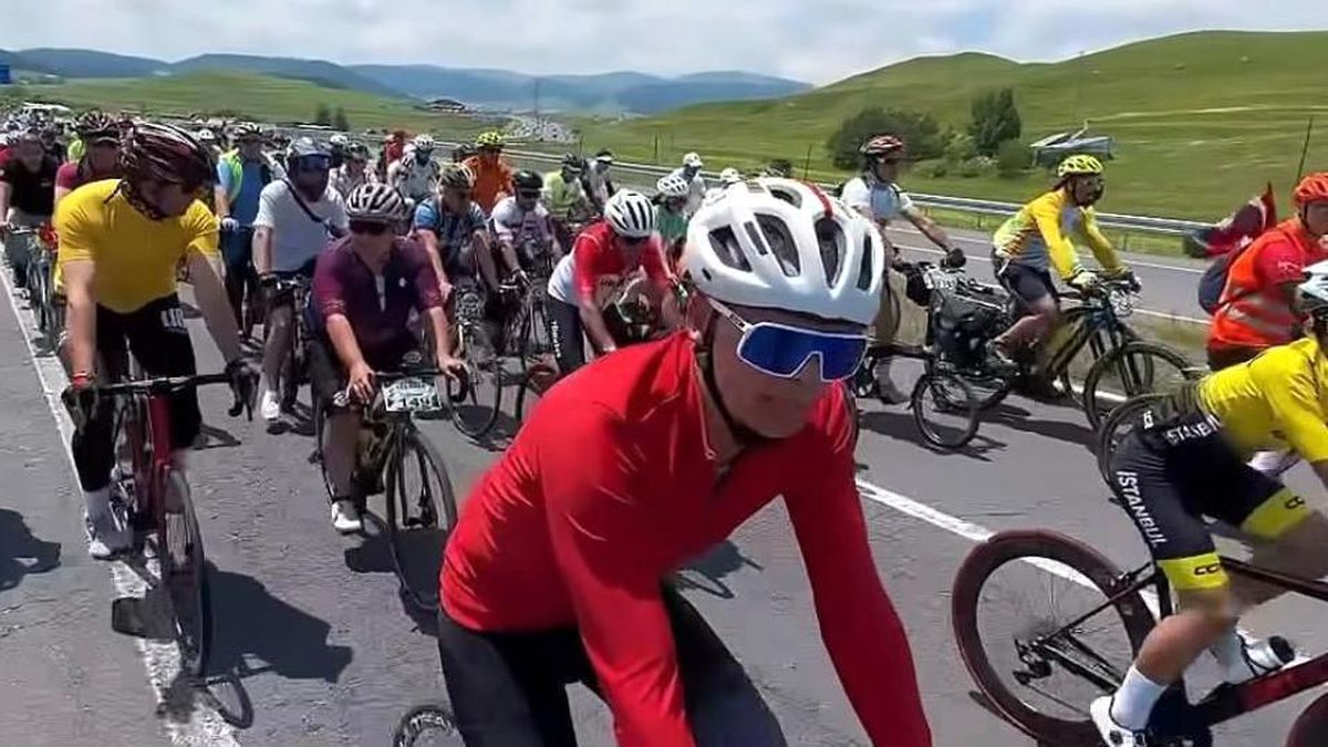 Bisiklet taytı nedeniyle eleştirilen Ardahan valisi görevden alındı