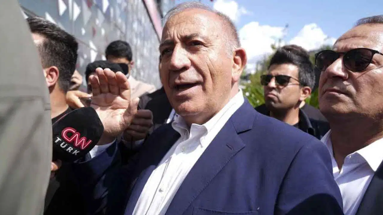 CHP'ye atanan Gürsel Tekin duyurdu: 7 ilçe başkanı ve yönetimi görevden alındı!
