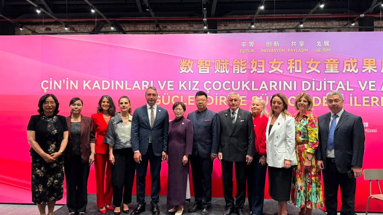 Çin'in kadınlar ve kız çocuklarının dijital güçlenmesine yönelik sergisi İstanbul'da açıldı