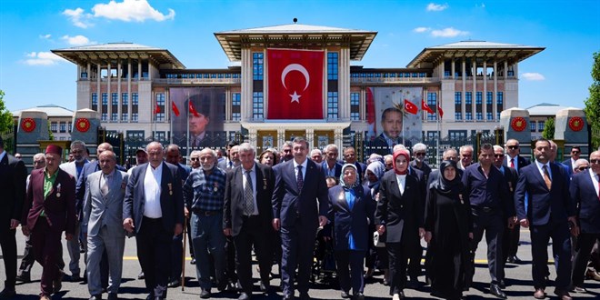 Cumhurbaşkanı Yardımcısı Yılmaz, 15 Temmuz Şehitler Anıtı'ndaki törene katıldı