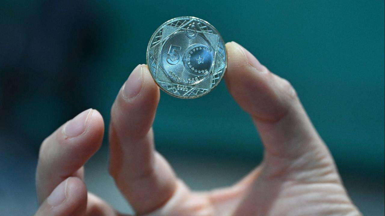 NATO Zirvesi için özel 5 lira basıldı: Hatıra para tedavüle giriyor